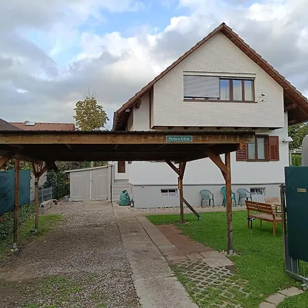 Anna Mit Ladestation Fuer E-autos