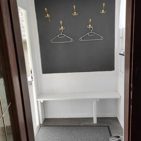 Anna Mit Ladestation Fuer E-autos